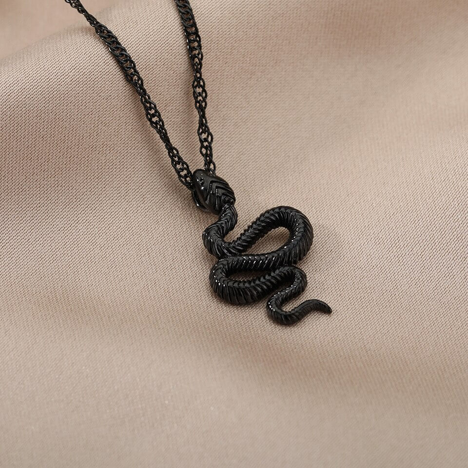 snake_pendant_necklace_2